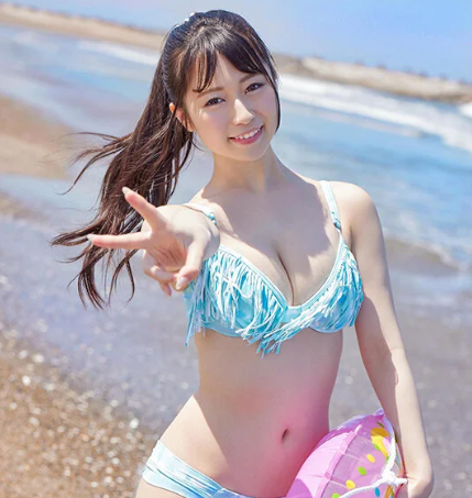 夏を謳歌する水着を着たお姉さんをナンパし偽童貞男を優しくサポートするはずが途中から激しいピストンでイカされる！