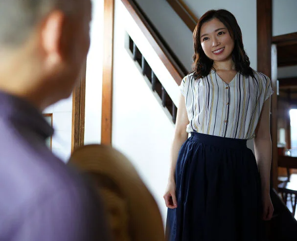 見知らぬ土地で夫が単身赴任になり不安を抱える妻に町内会長が好意を抱き暴走し激しい愛撫と不貞交尾に溺れる！