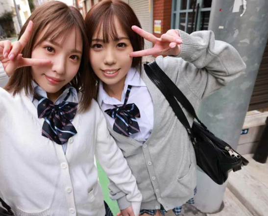 右を見ても左を見ても極上美少女！『ほら出せっ♡全部出しちゃえっ♡』双子の息ピッタリな小悪魔責めに敗北アクメ！