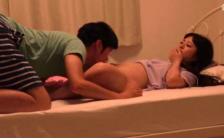 新居で兄妹で一緒の部屋になり無防備な姉の姿に我慢ができなくなり寝ている間に愛撫して禁断交尾をしてしまう！