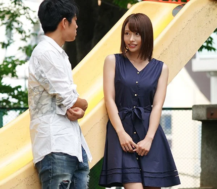幼少期から一緒だった幼馴染と素直になれずにすれ違いのまま時が過ぎ再会と同時に懐かしさと恋しさが駆け巡り体貪りあう！