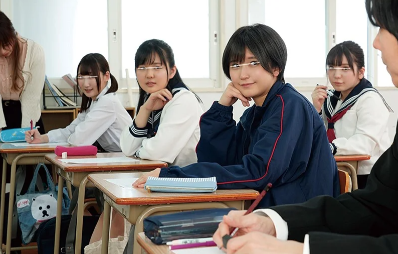 全校生徒５人の分校で男子一人の学校生活を送るも性欲旺盛な女子生徒に迫られてハーレム状態で快楽貪る！