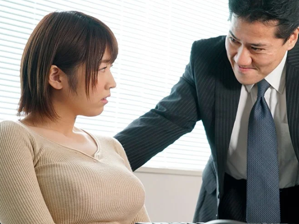 帰ってきたセクハラ上司！”俺のチ●ポをしゃぶれや”と荒々しい雄の圧力に屈服し悲劇のヒロイン気取りの人妻が肉便器化！