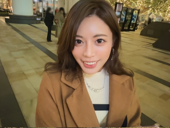 旦那との営みでは満たされない人妻が刺激を求めアソコ弄られ濡らされデカチンの刺激に悶えながらイキまくる！
