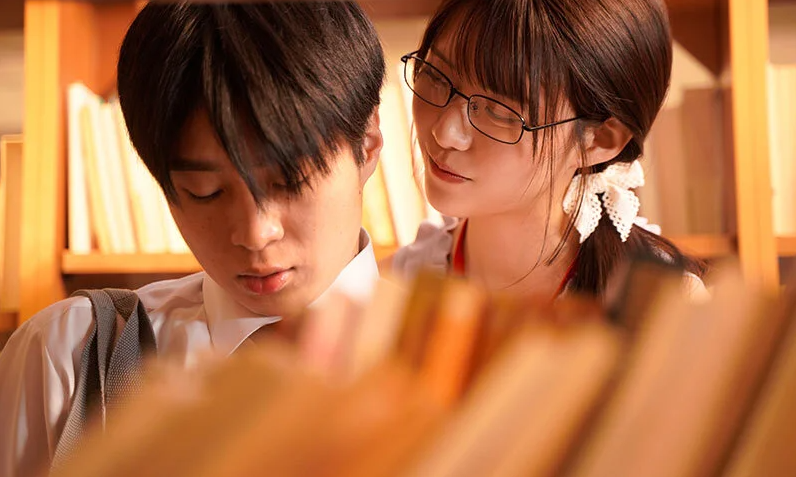 地味眼鏡の美女に惹かれ働く図書館に行くとダサい男が好きな変わった性癖であらゆる場所で肉体絡ませ快楽貪る！