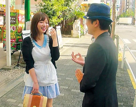 モテナイ男の相談を受けるお姉さんが恥ずかしがりながら責められ素股のはずがぬるっと挿入し喘ぎまくる！