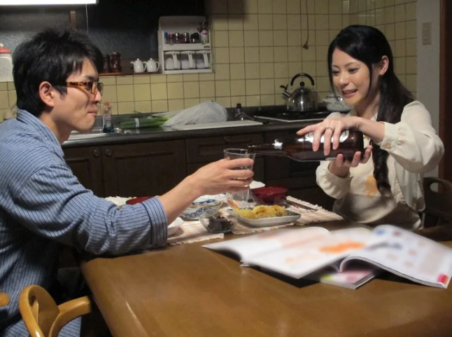 夢のマイホームに訪れた前の住人！『ダメッ♡それ以上されたら…！』旦那には悪いと思いながらも他人チ●ポにメス堕ちする！