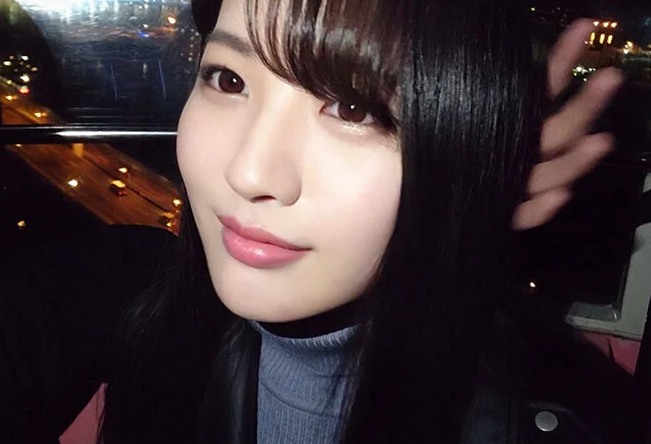 恋愛番組では放送できない裏側の映像！ガチで恋した美少女が男にキスを交わしされるがままに体弄りまくられる！